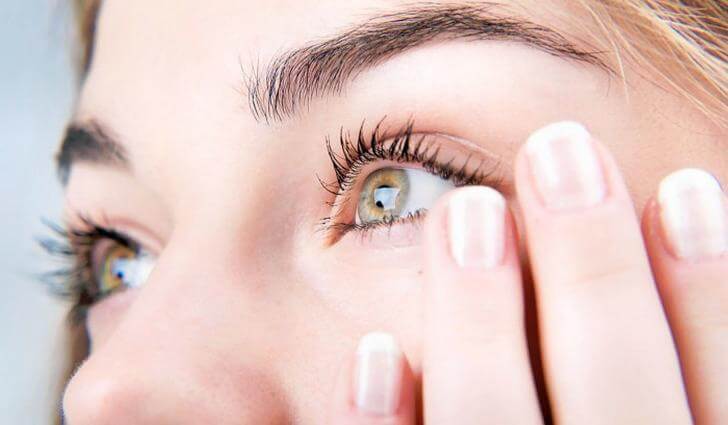 Нервный тик глаз