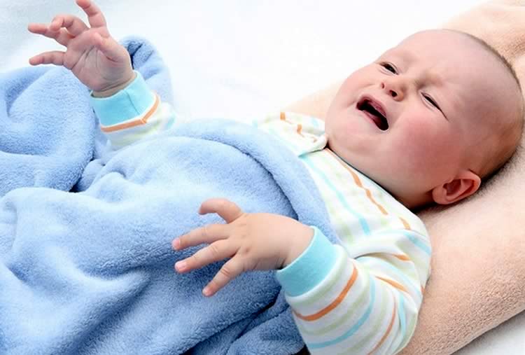 Вздрагивания во сне у ребенка